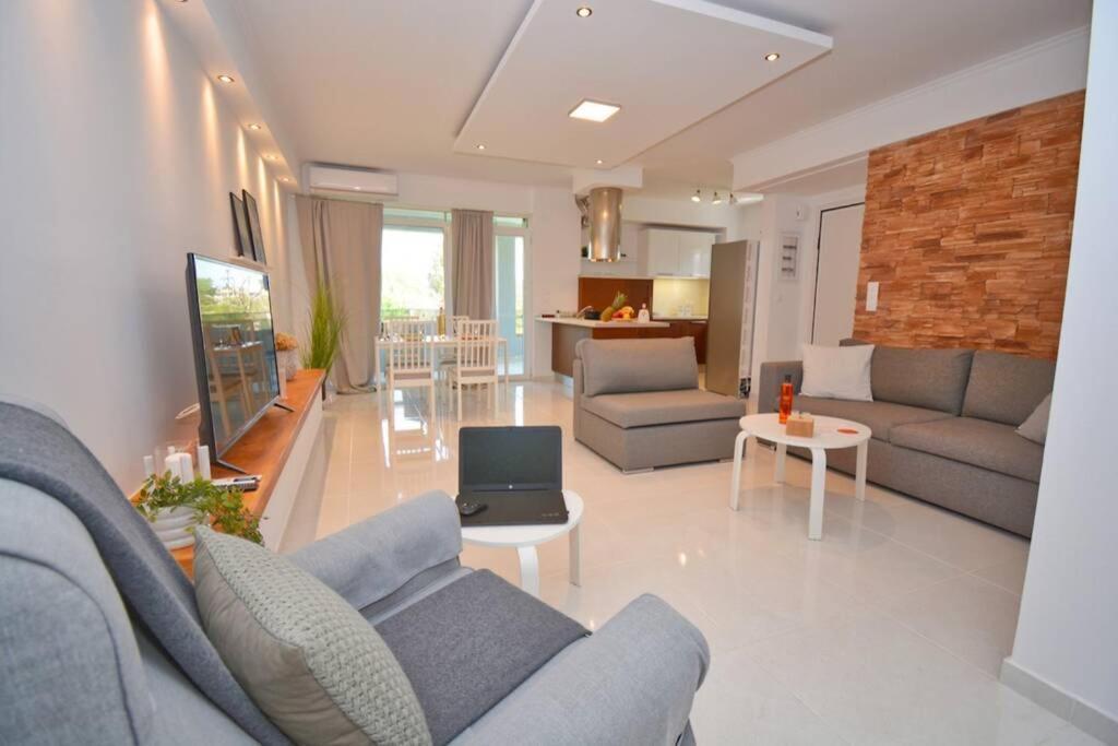 Potamos Deluxe White Apartment 外观 照片