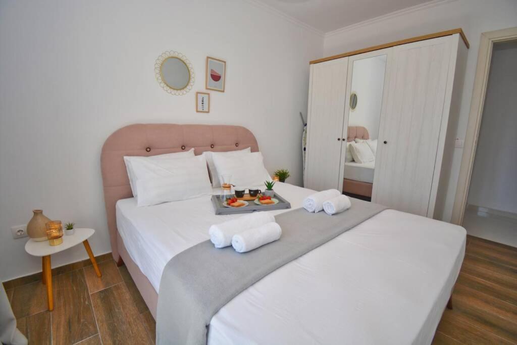 Potamos Deluxe White Apartment 外观 照片